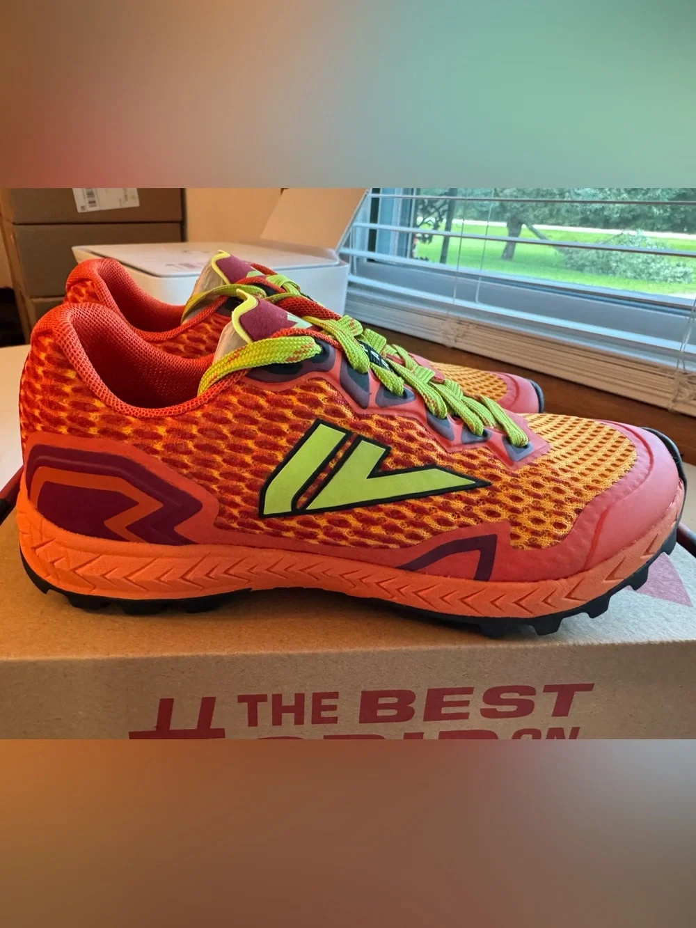 VJ Sport Spark; Butyl Rubber-Medium Last Running Shoe. 6 Women’s, NWT